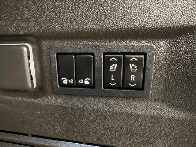 Used 2021 GMC Yukon SLT w/ SLT Luxury Plus Package image 36