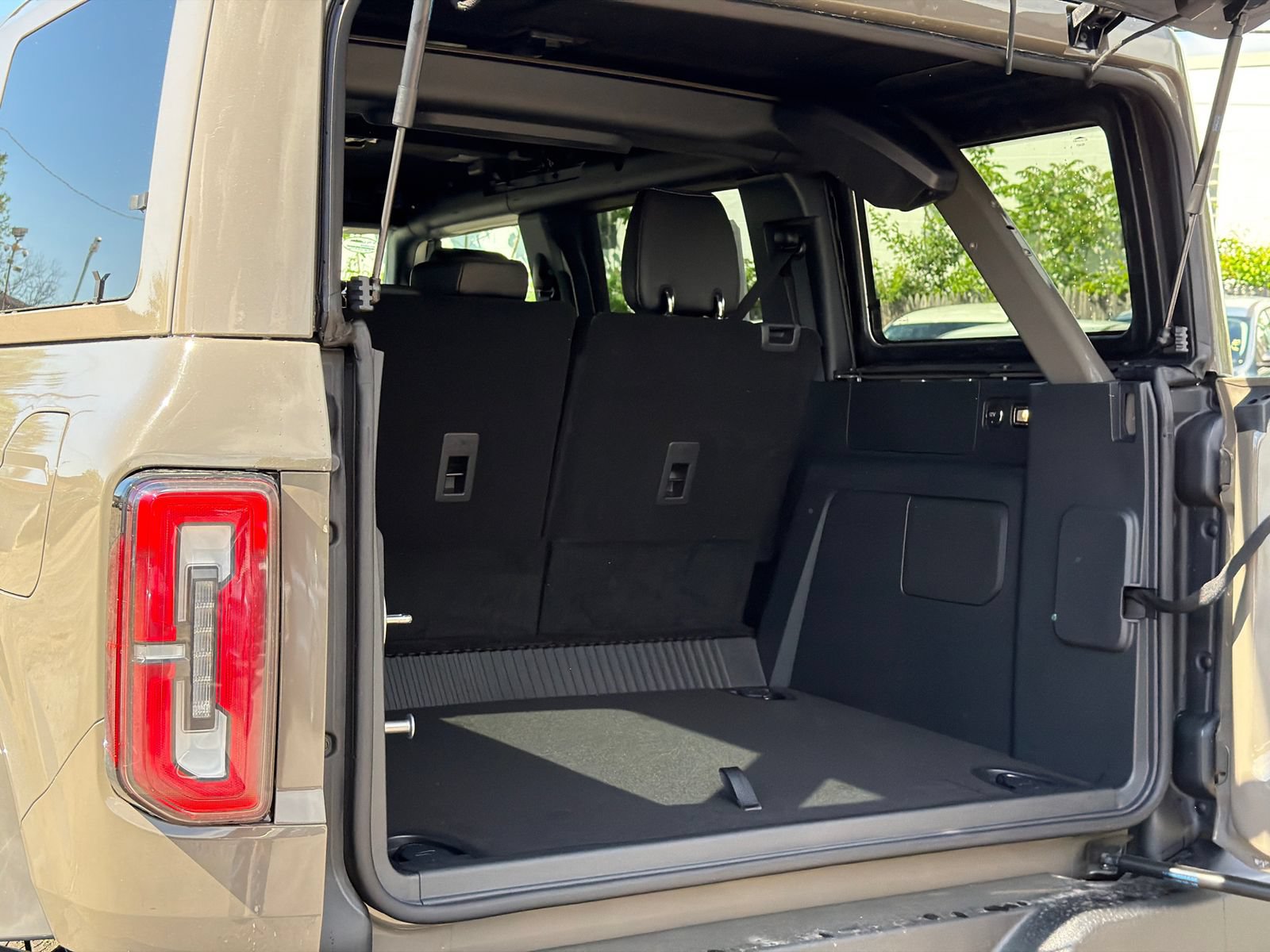 New 2026 Ford Bronco Outer Banks AWD/4WD image 8