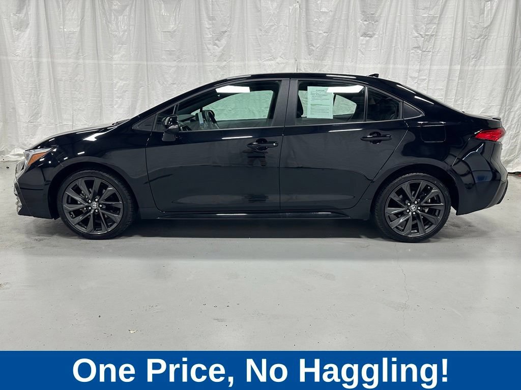 Used 2026 Toyota Corolla SE FWD image 4