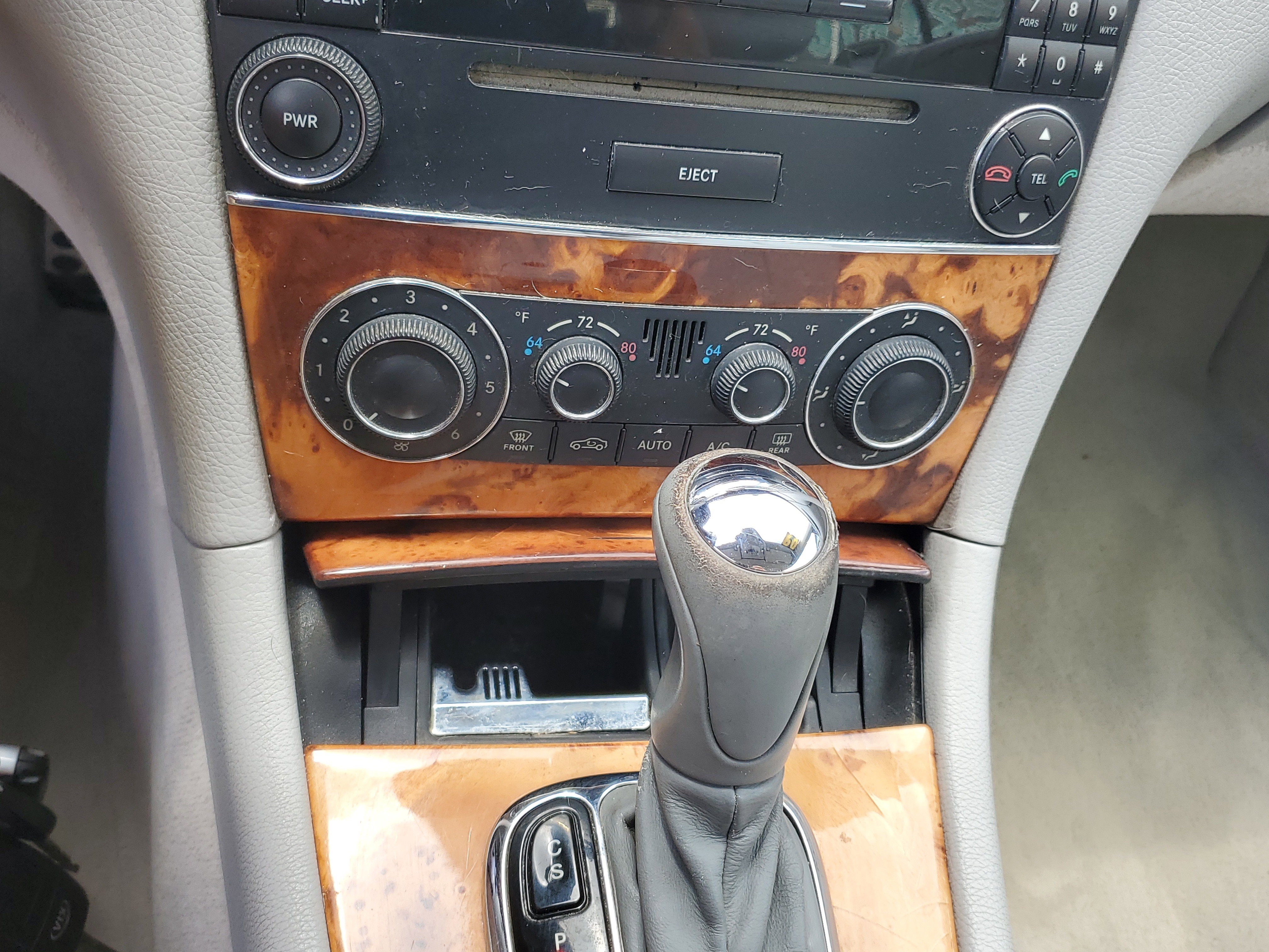 Used 2005 Mercedes-Benz CLK 320 Cabriolet image 19