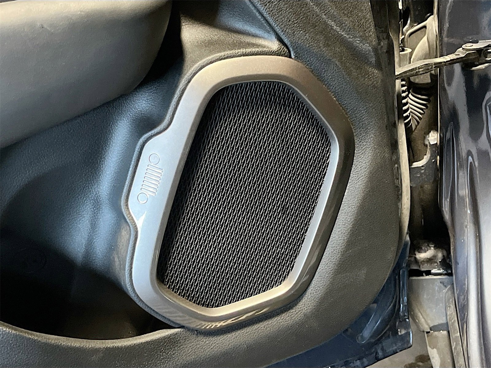 Used 2023 Jeep Renegade Limited image 19