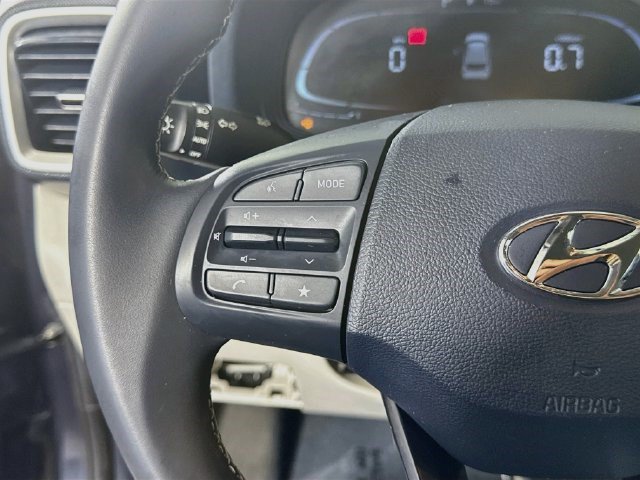 Used 2024 Hyundai Venue Limited FWD image 13