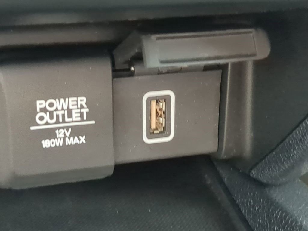 Used 2021 Honda Pilot Touring image 32