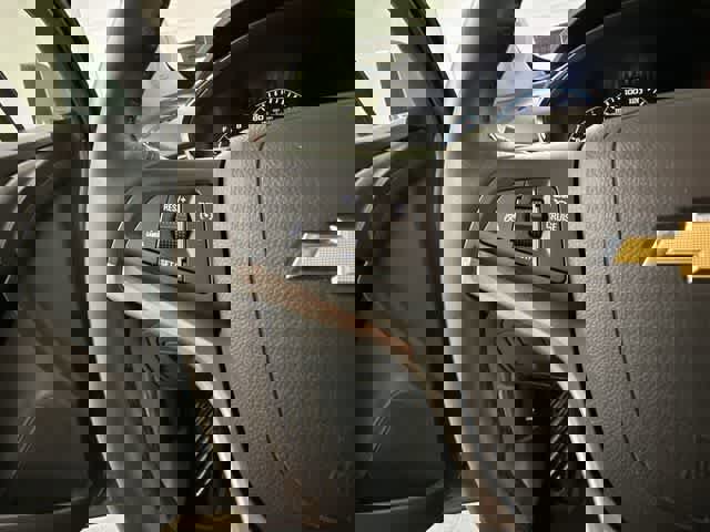 Used 2019 Chevrolet Trax LT w/ LT Convenience Package image 8