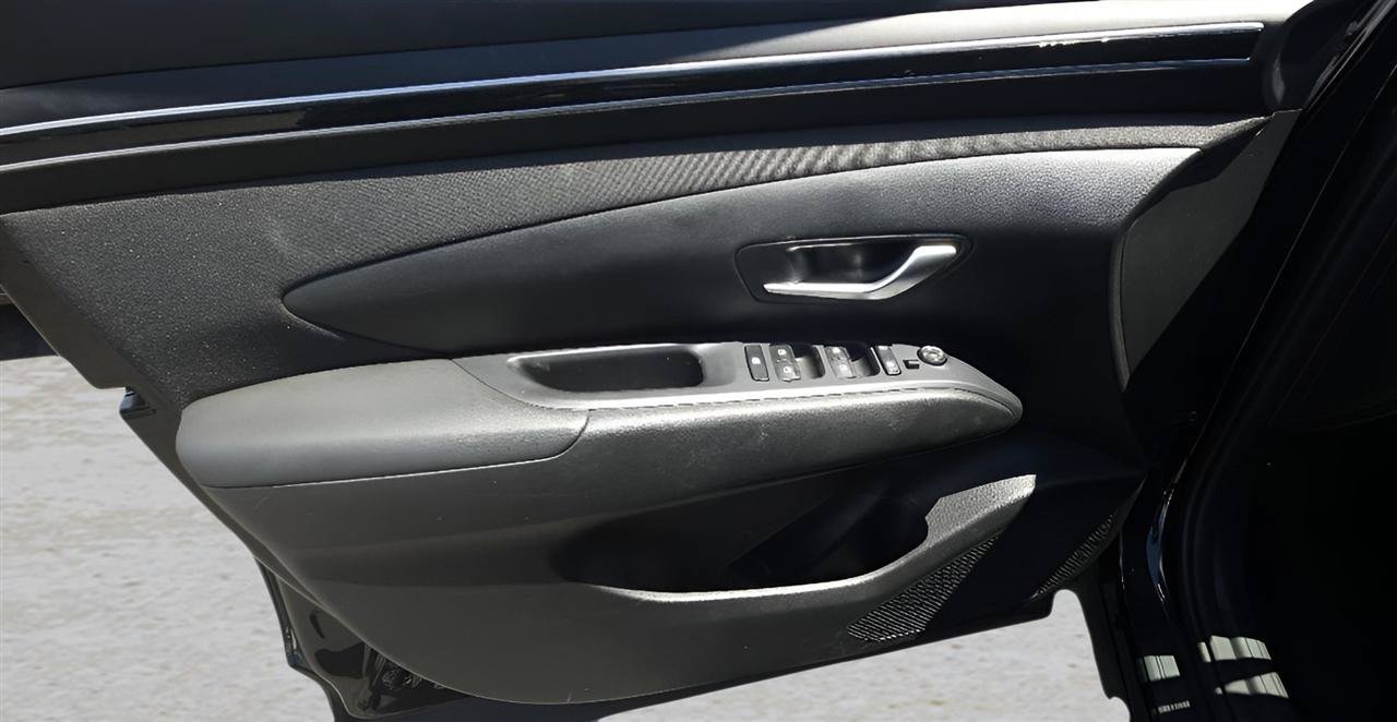 Used 2023 Hyundai Tucson SEL w/ Convenience Package AWD/4WD image 9