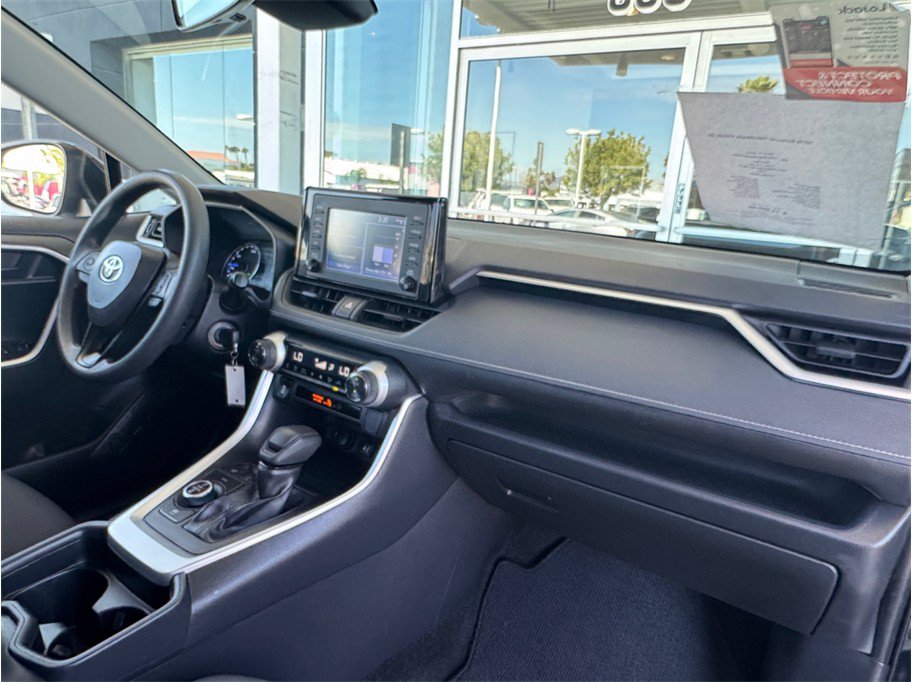 Used 2019 Toyota RAV4 LE w/ Carpet Mat Package AWD/4WD image 21