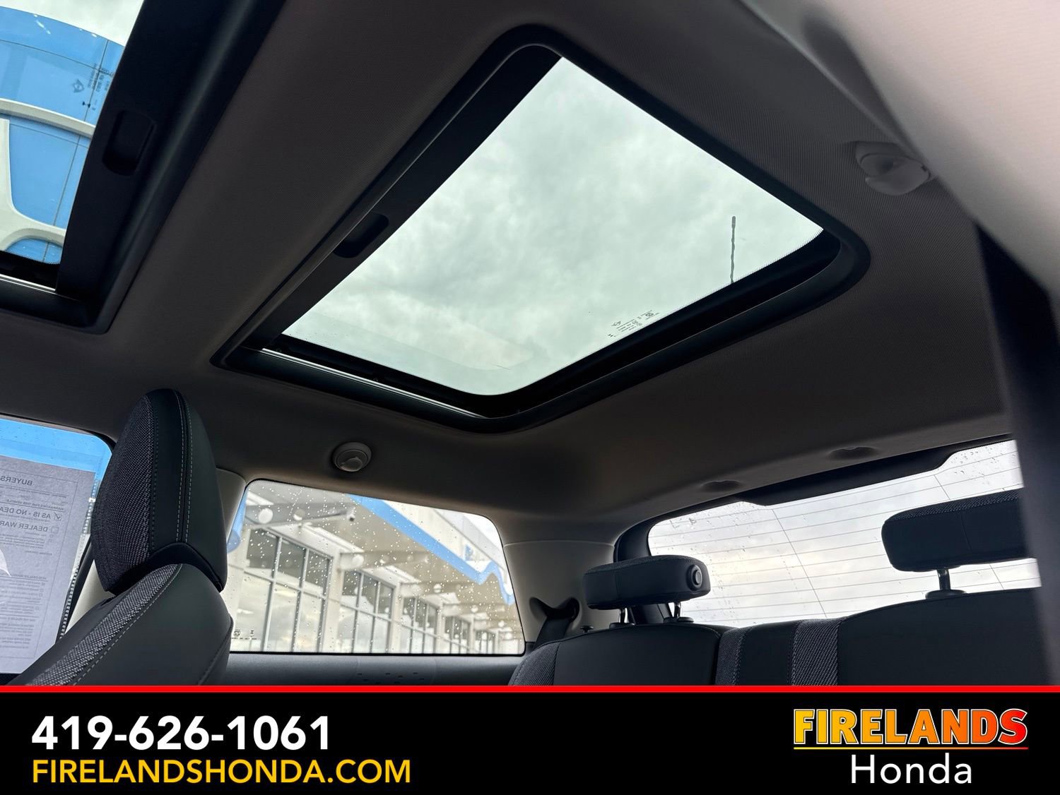 Used 2025 MINI Cooper 2-Door Hardtop FWD image 28