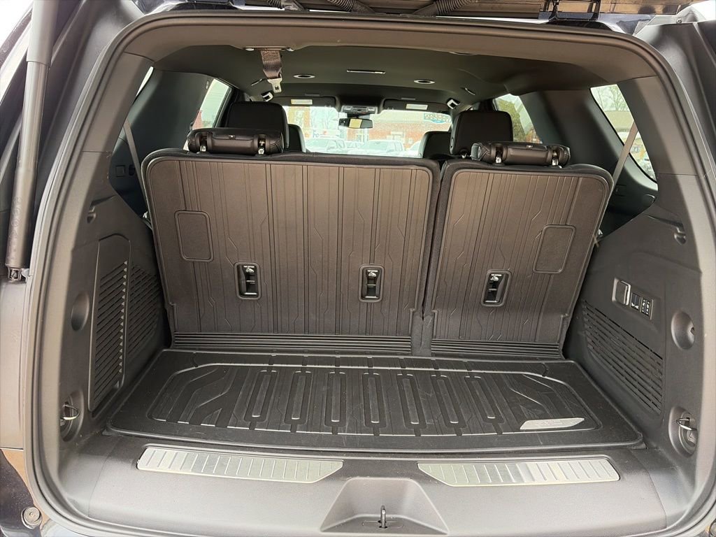 Used 2025 GMC Yukon Denali w/ LPO, Floor Liner Package image 9