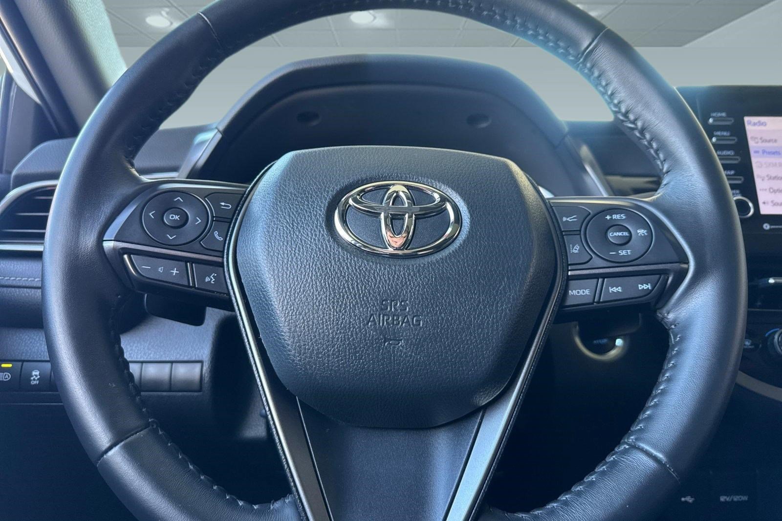 Certified 2023 Toyota Camry SE w/ Convenience Package image 14