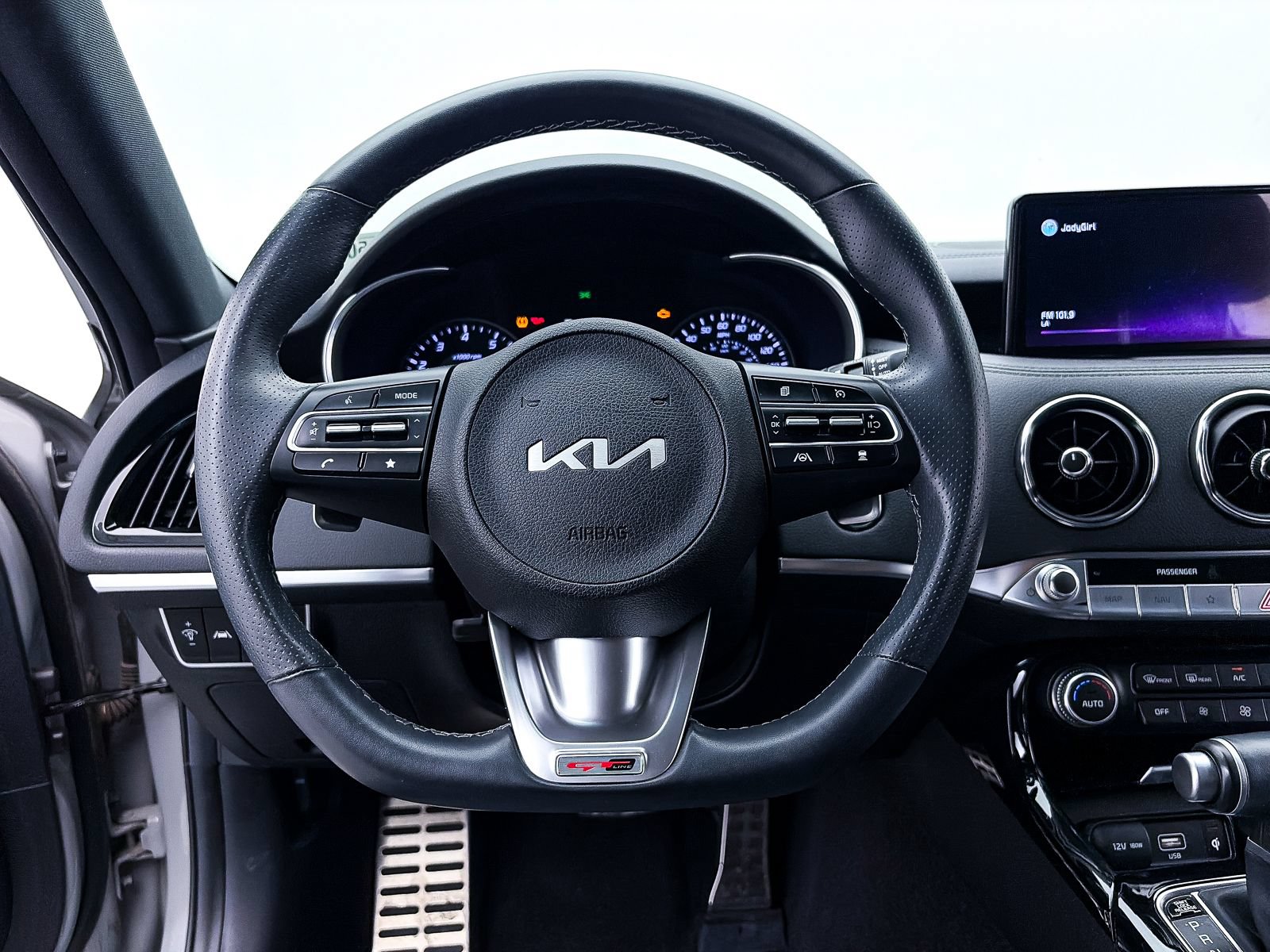 Used 2022 Kia Stinger GT-Line RWD image 28