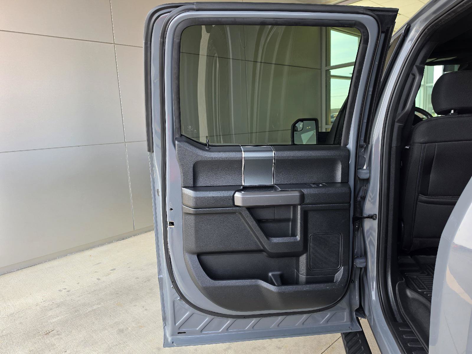 Used 2020 Ford F150 XLT w/ Equipment Group 302A Luxury AWD/4WD image 16