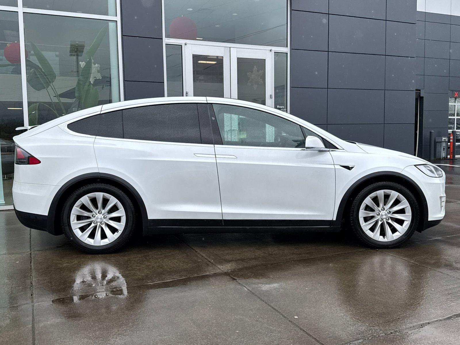 Used 2020 Tesla Model X Long Range image 2
