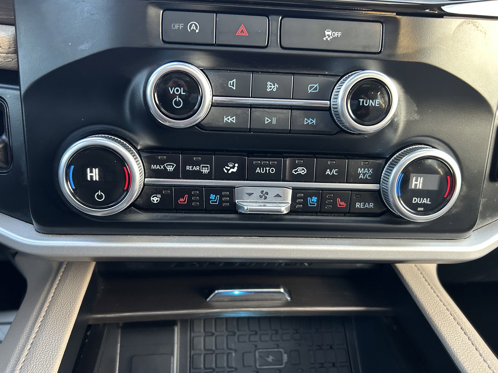 Used 2024 Ford Expedition Max Limited image 29