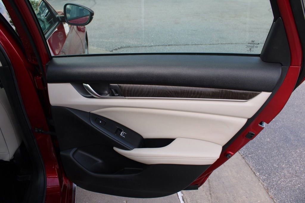 Used 2020 Honda Accord Touring image 21
