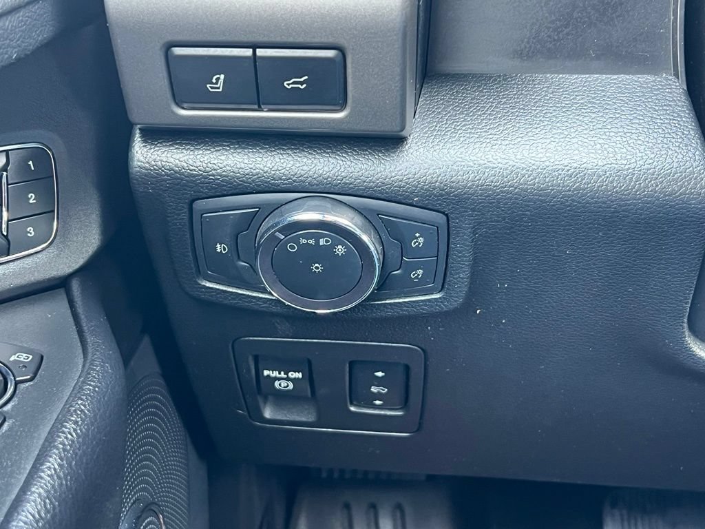 Used 2019 Ford Expedition Max XLT w/ Equipment Group 202A AWD/4WD image 33