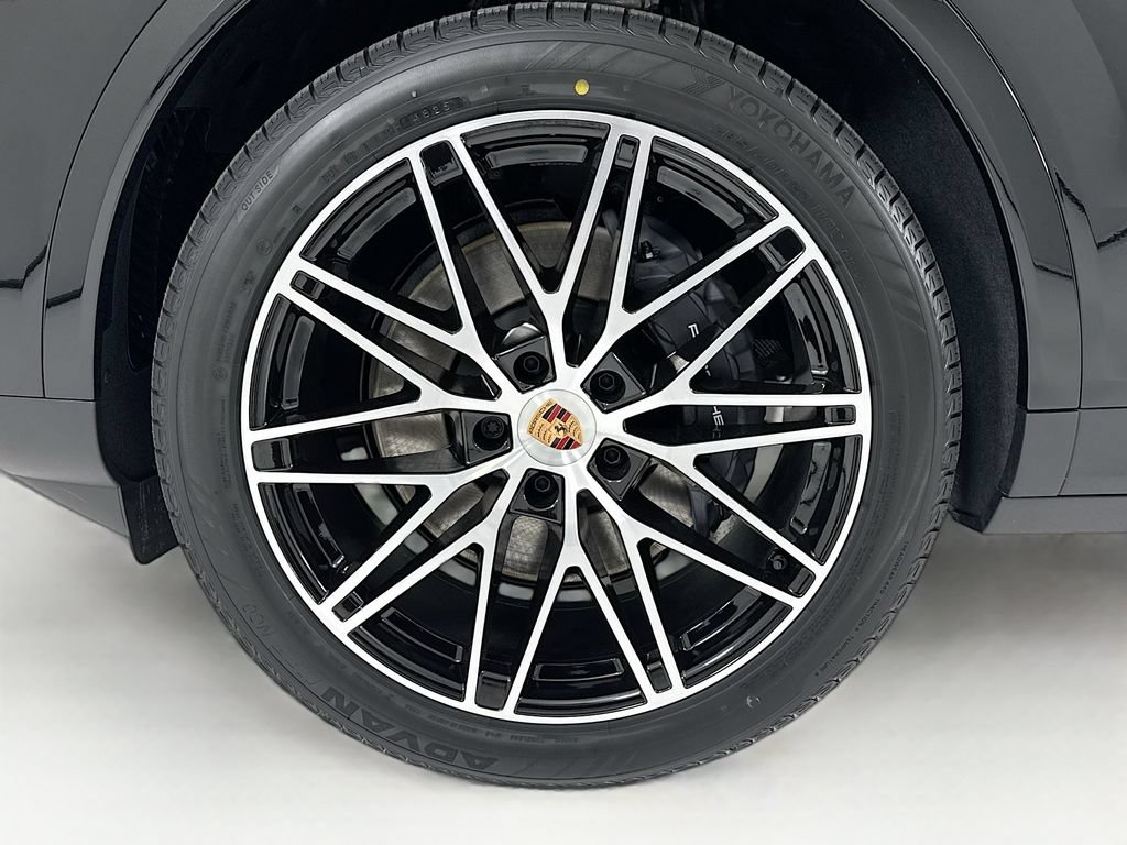 New 2026 Porsche Cayenne Coupe AWD/4WD image 33
