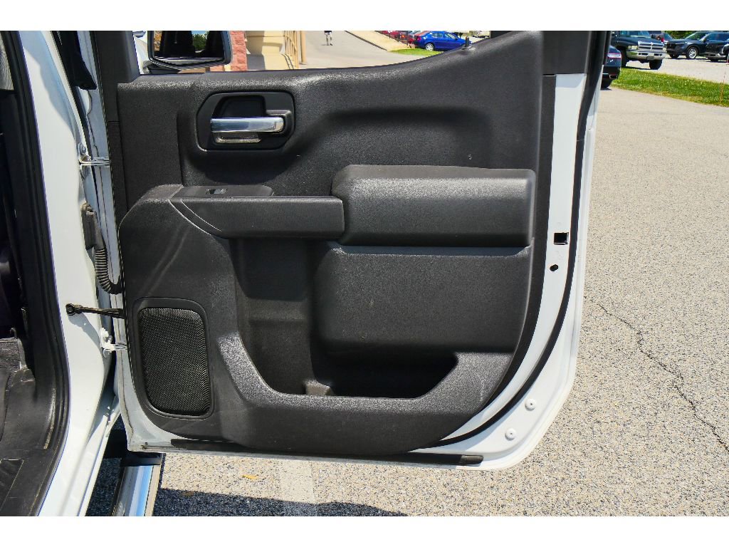 Used 2019 Chevrolet Silverado 1500 Custom w/ Custom Value Package AWD/4WD image 19