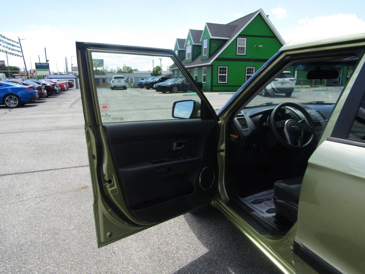 Used 2011 Kia Soul + w/ Audio Pkg FWD image 10