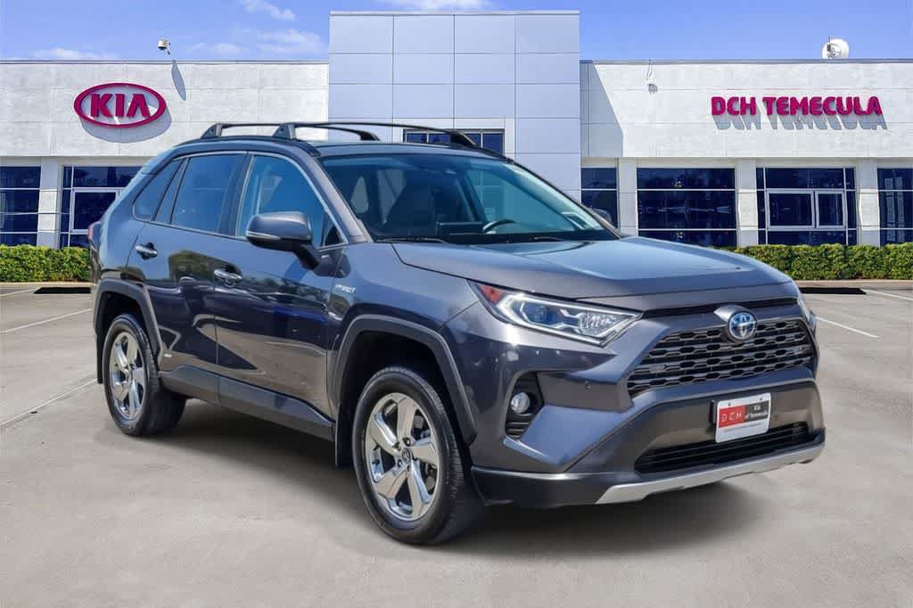 Used 2020 Toyota RAV4 Limited w/ Carpet Mat Package AWD/4WD image 3