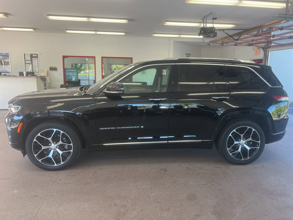 Used 2023 Jeep Grand Cherokee Summit image 5