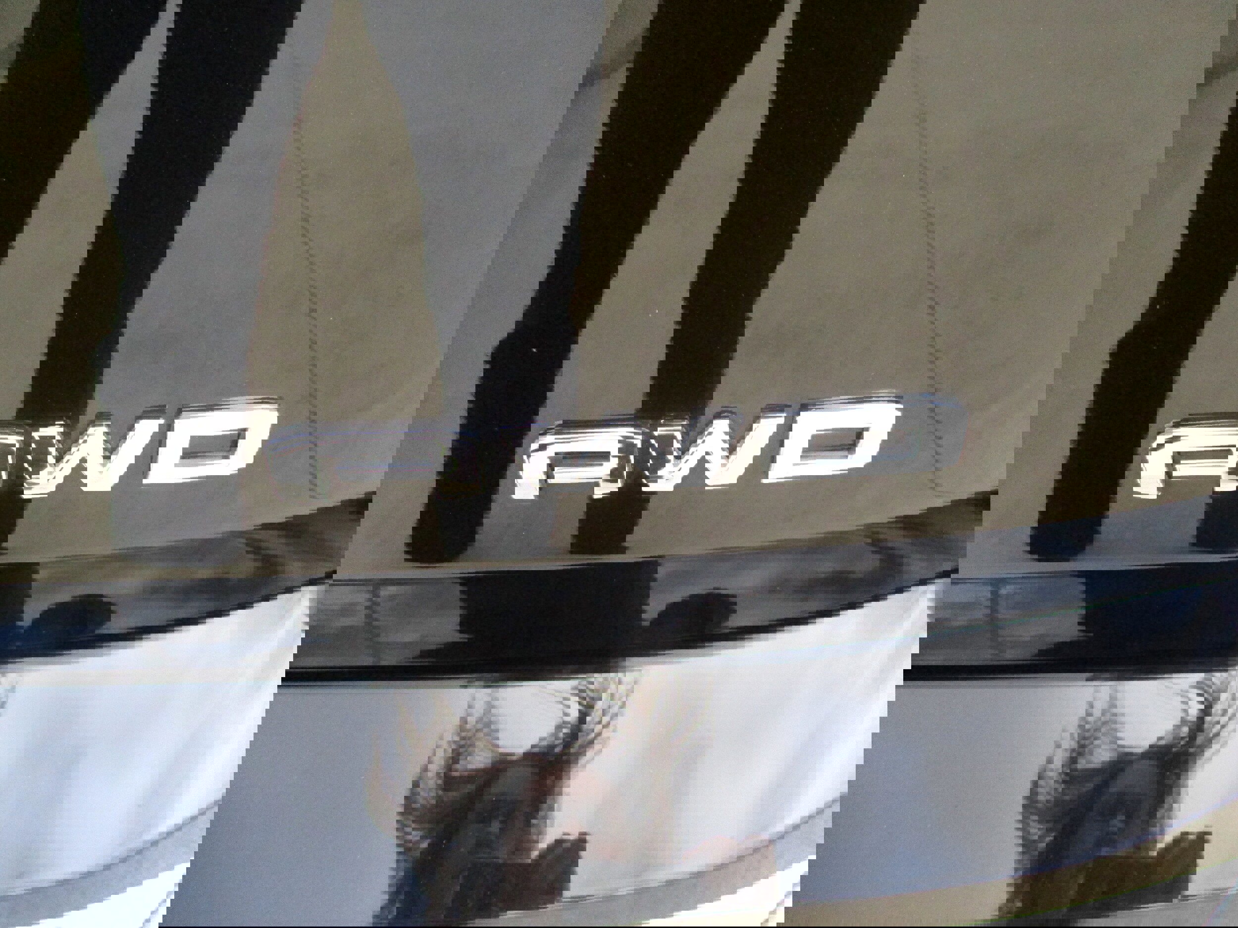 Used 2024 GMC Terrain SLT image 6