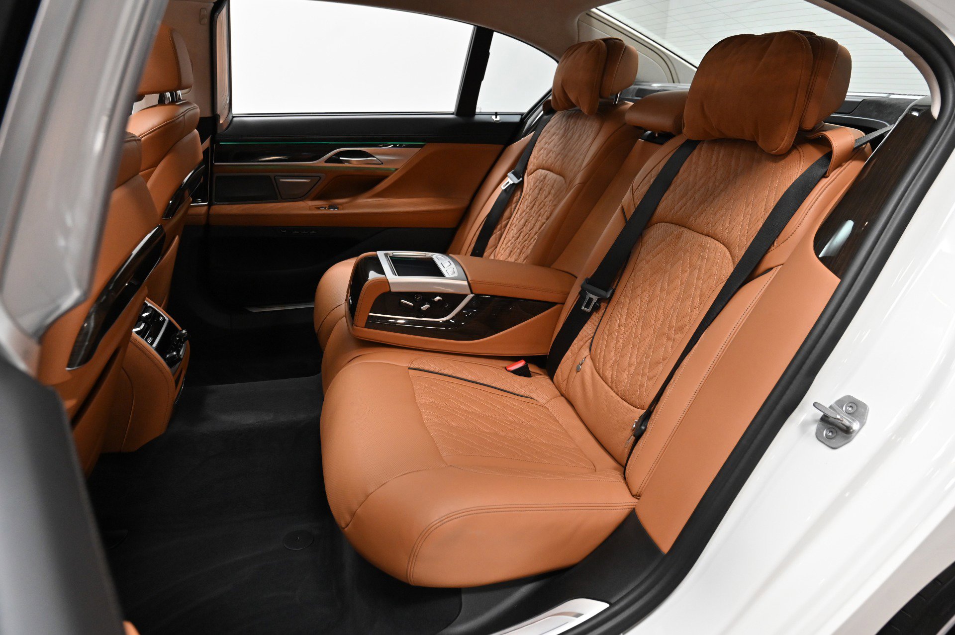 Used 2022 BMW M760i xDrive w/ Luxury Rear Seating Package image 30