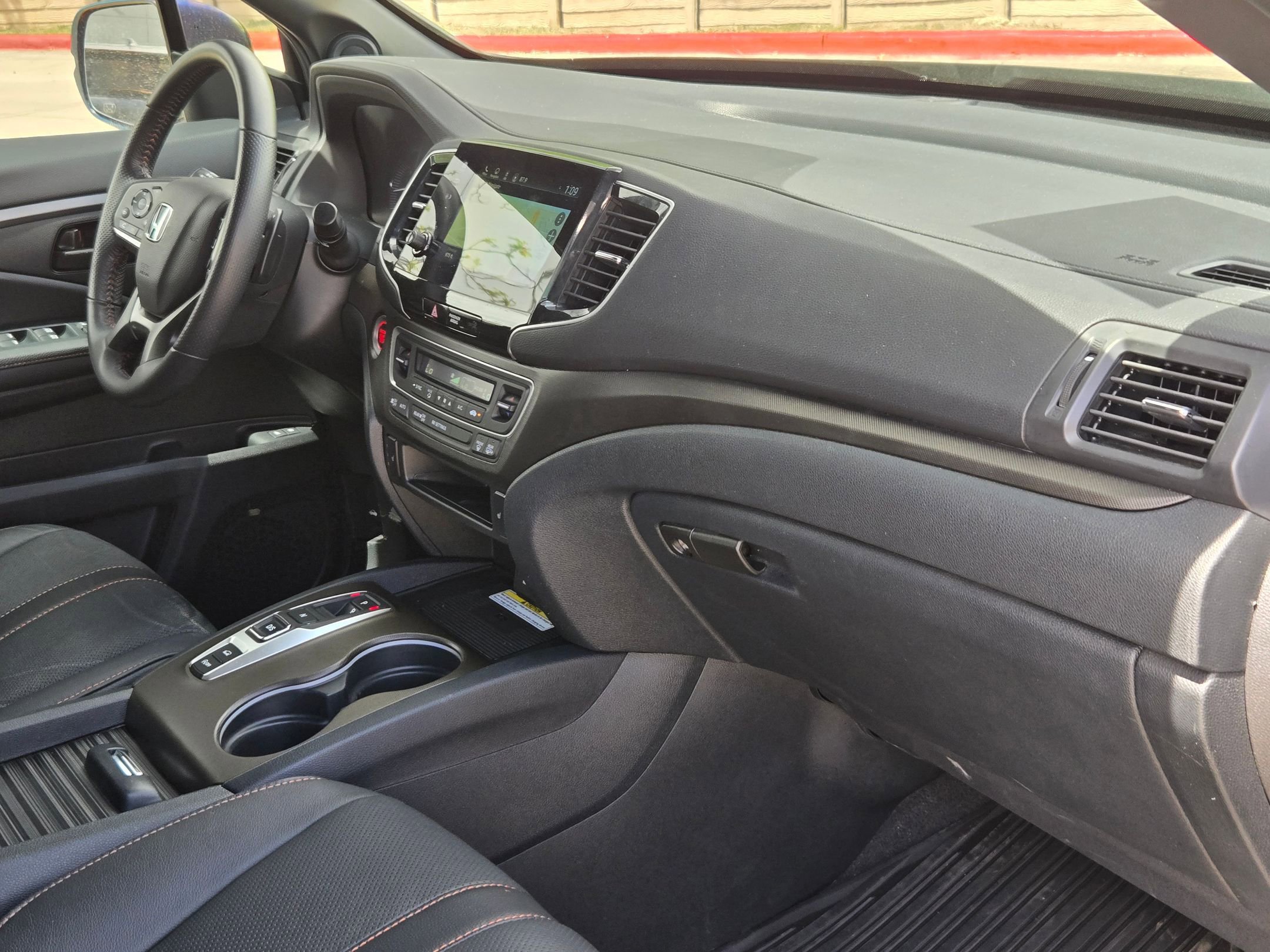 Certified 2023 Honda Passport TrailSport image 29