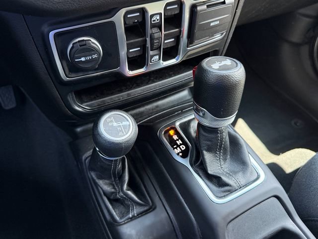 Used 2024 Jeep Wrangler Unlimited Sport AWD/4WD image 16