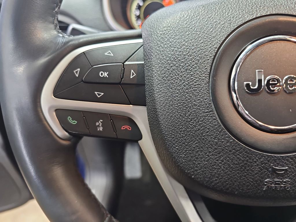 Used 2016 Jeep Cherokee Trailhawk w/ Leather Interior Group image 16