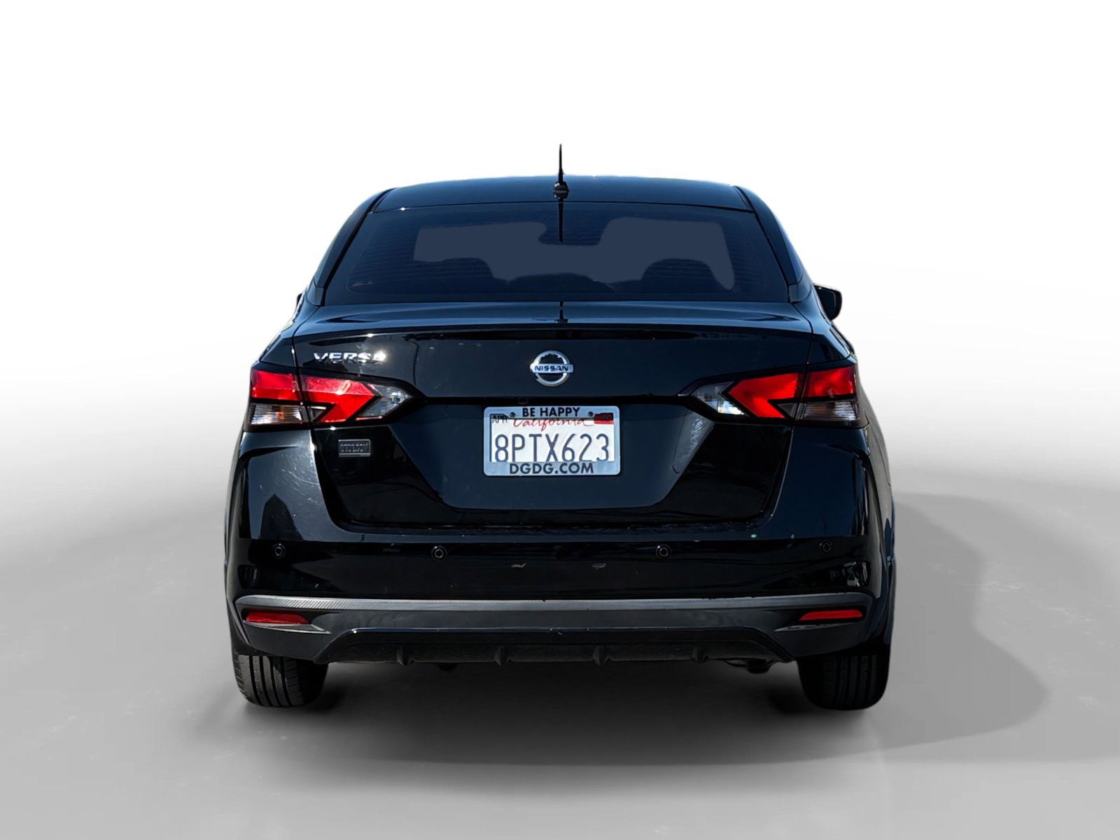 Used 2020 Nissan Versa S FWD image 4