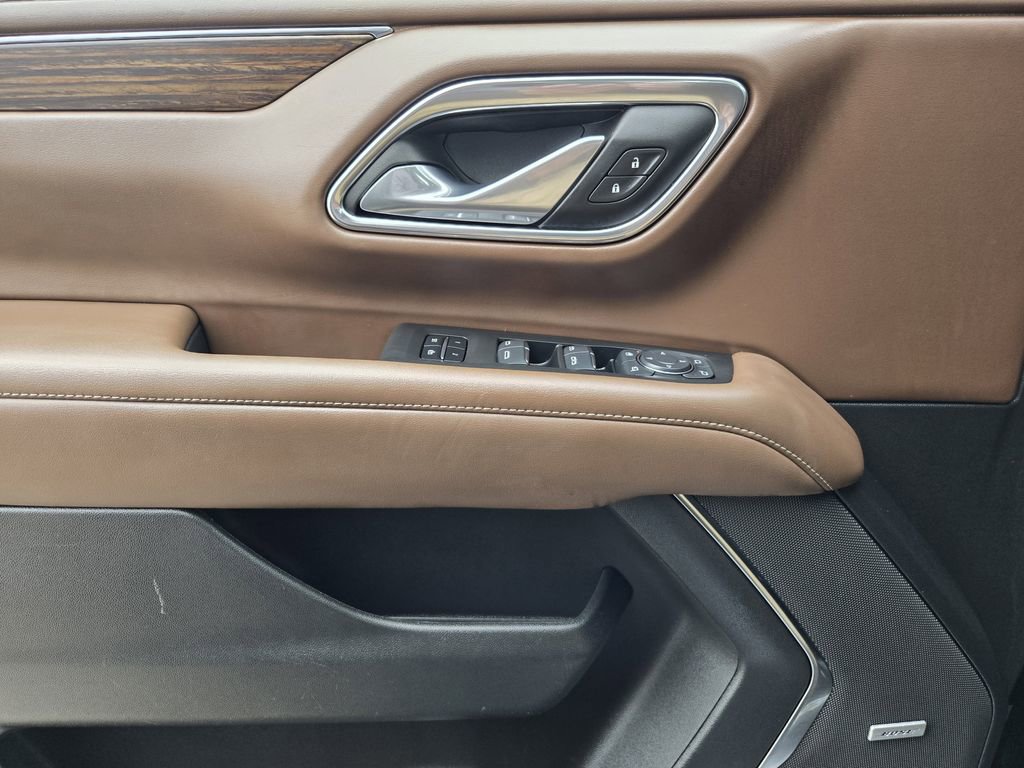 Used 2024 Chevrolet Suburban High Country w/ Advanced Technology Package image 19