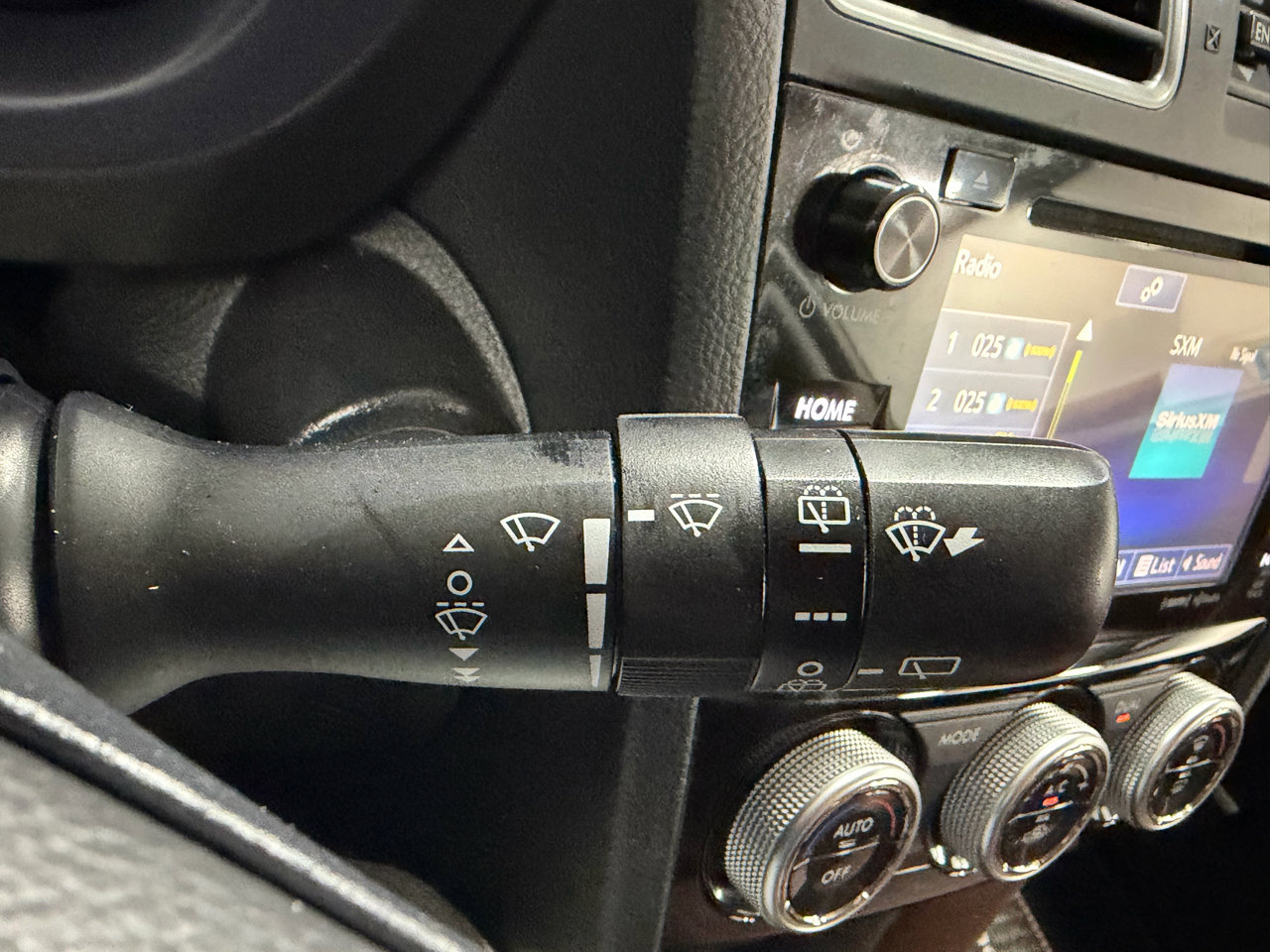 Used 2017 Subaru Forester 2.5i Touring w/ Popular Package #2 image 17