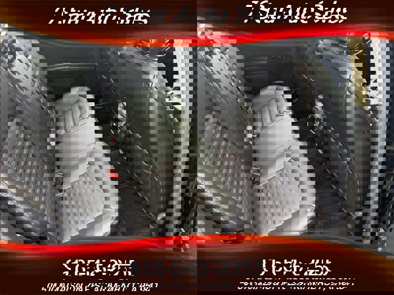 Used 2017 Ford Fusion SE w/ Fusion SE Technology Package image 18