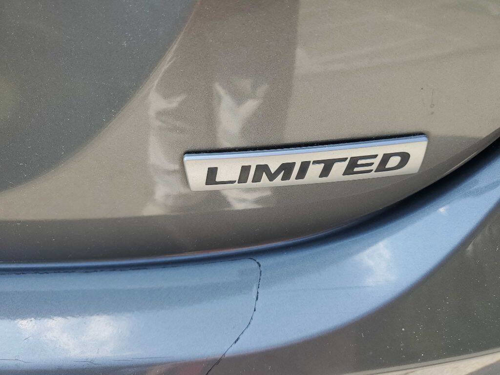 Used 2013 Hyundai Elantra Limited FWD image 31
