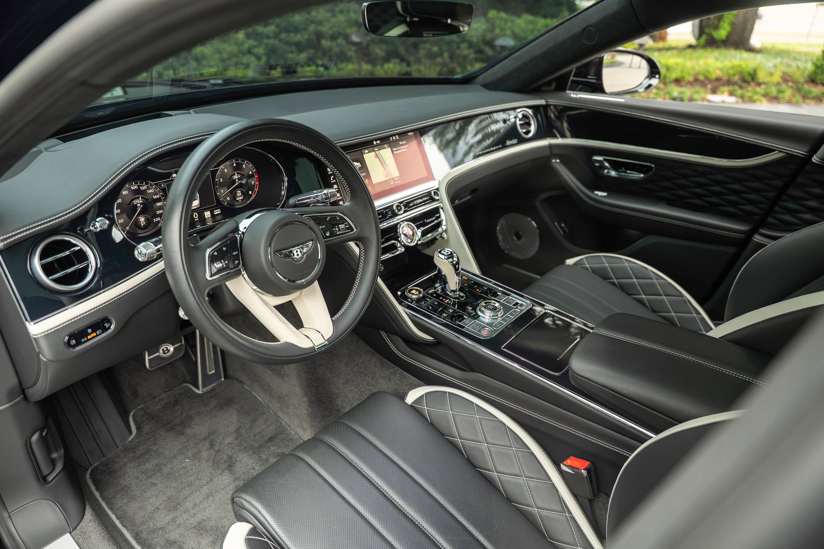 Used 2024 Bentley Flying Spur W12 AWD/4WD image 9
