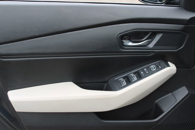 Used 2023 Honda Accord EX image 9