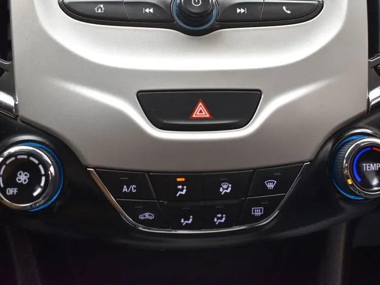 Used 2018 Chevrolet Cruze LS image 27