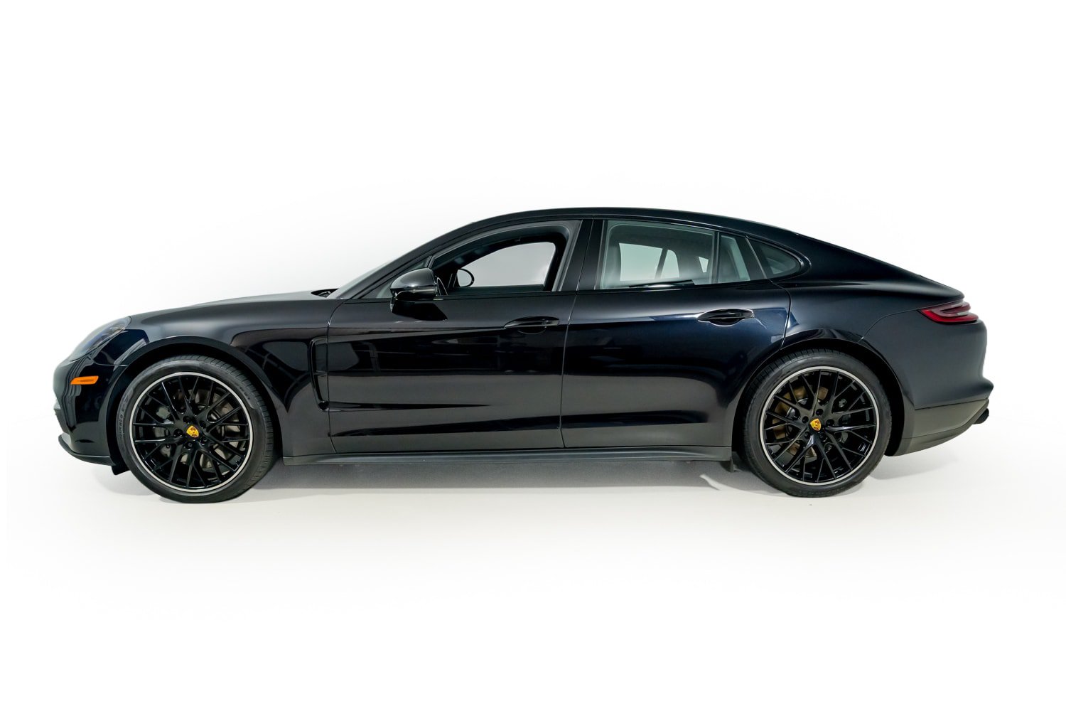 Used 2018 Porsche Panamera 4S AWD/4WD image 3