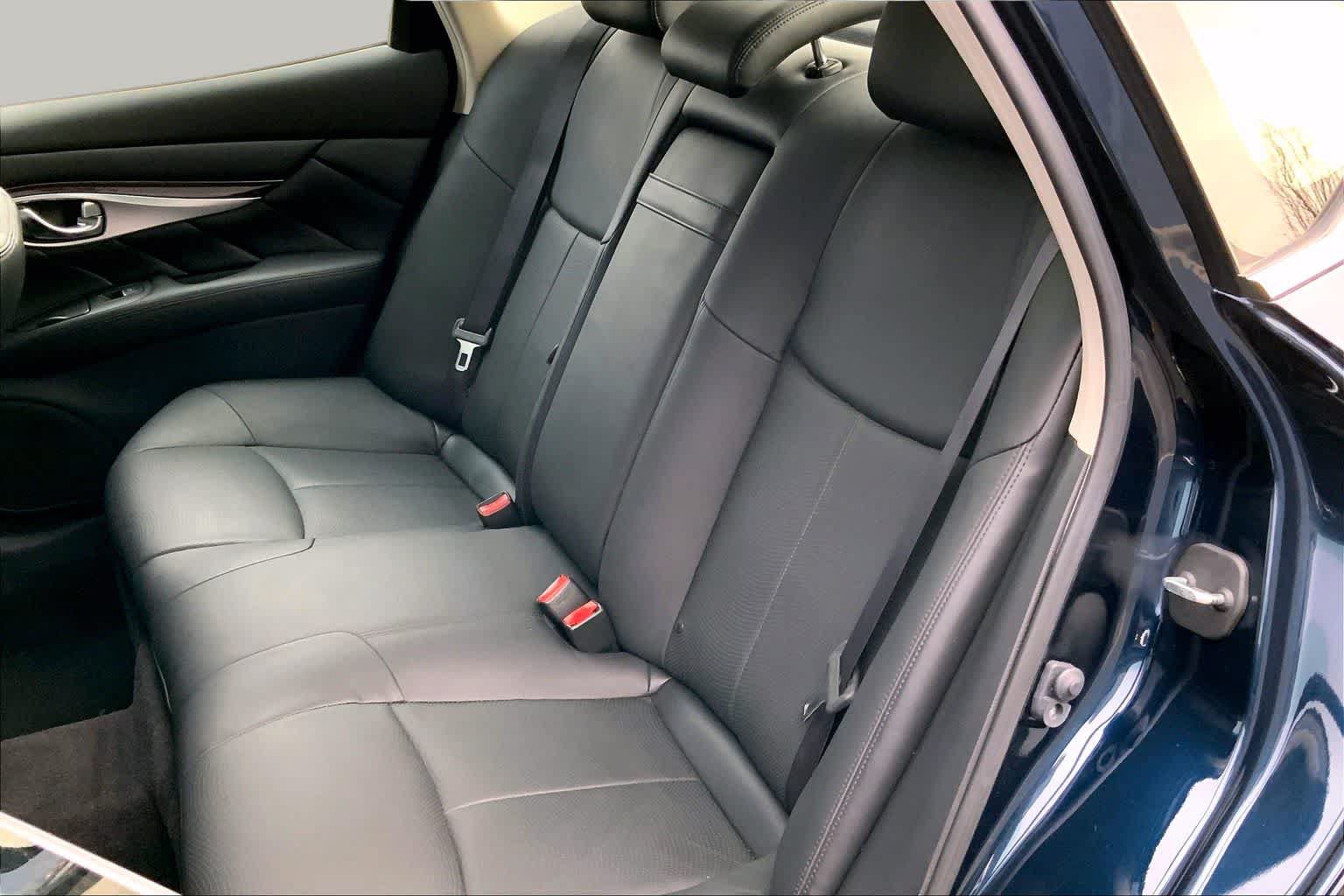 Used 2016 INFINITI Q70 3.7 AWD/4WD image 21