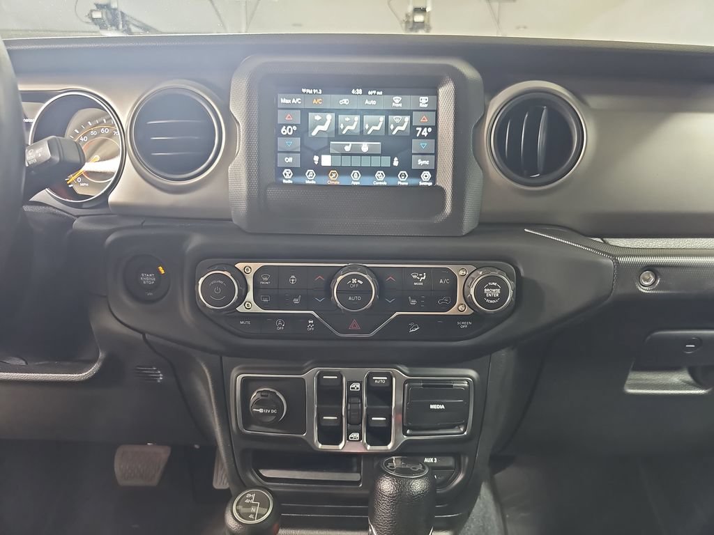 Used 2018 Jeep Wrangler Unlimited Sport S AWD/4WD image 25