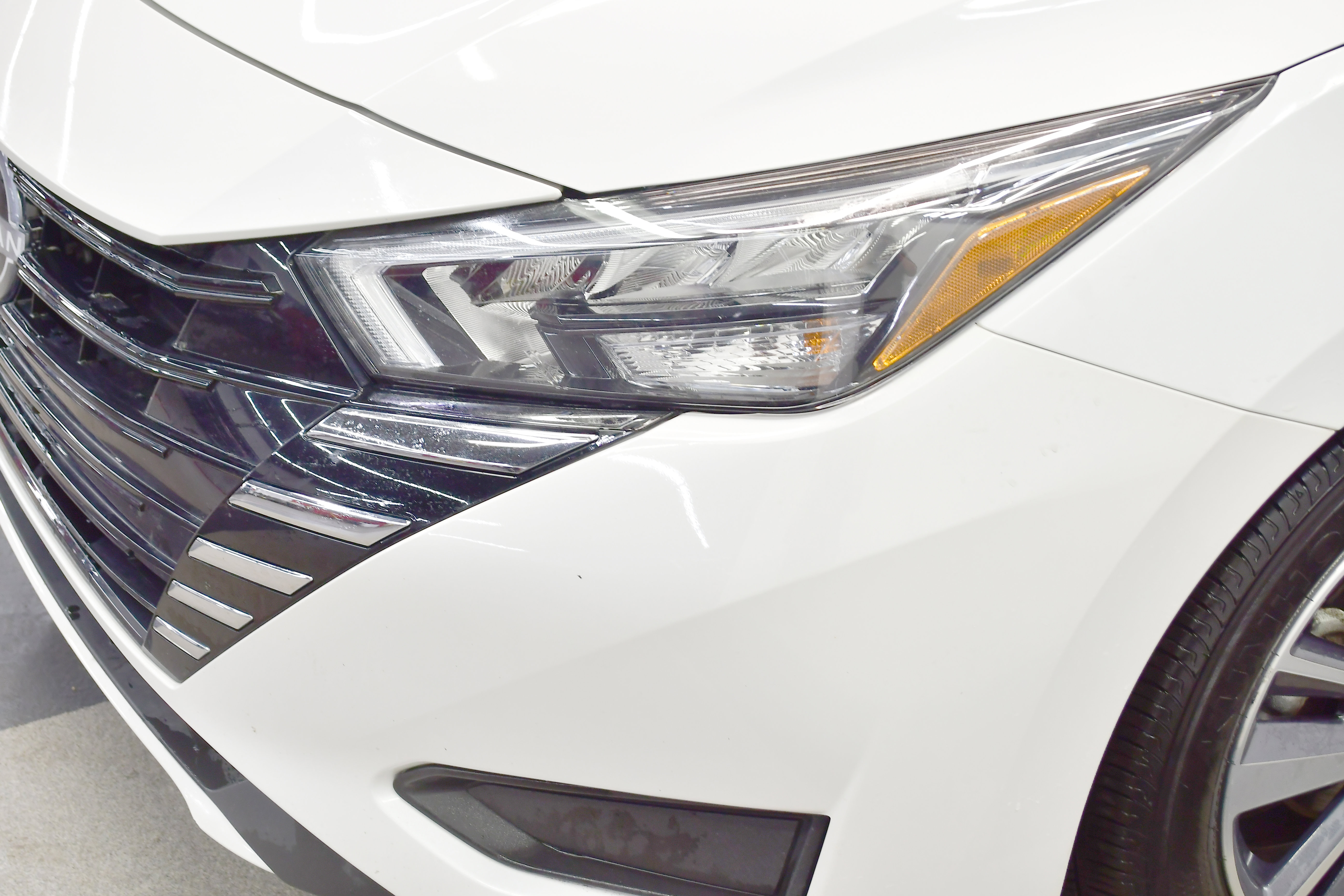 Used 2025 Nissan Versa SV FWD image 32