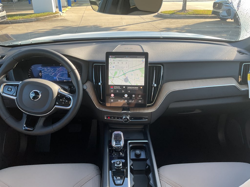 New 2026 Volvo XC60 B5 Plus w/ Protection Package Premier AWD/4WD image 21