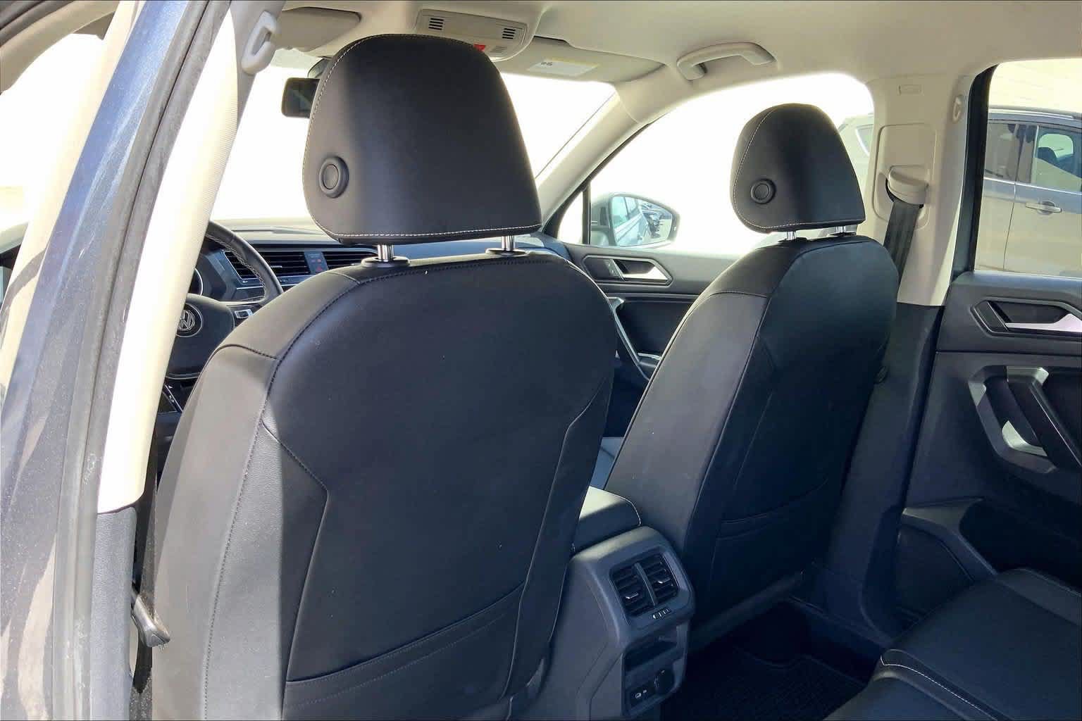 Used 2021 Volkswagen Tiguan SE FWD image 5