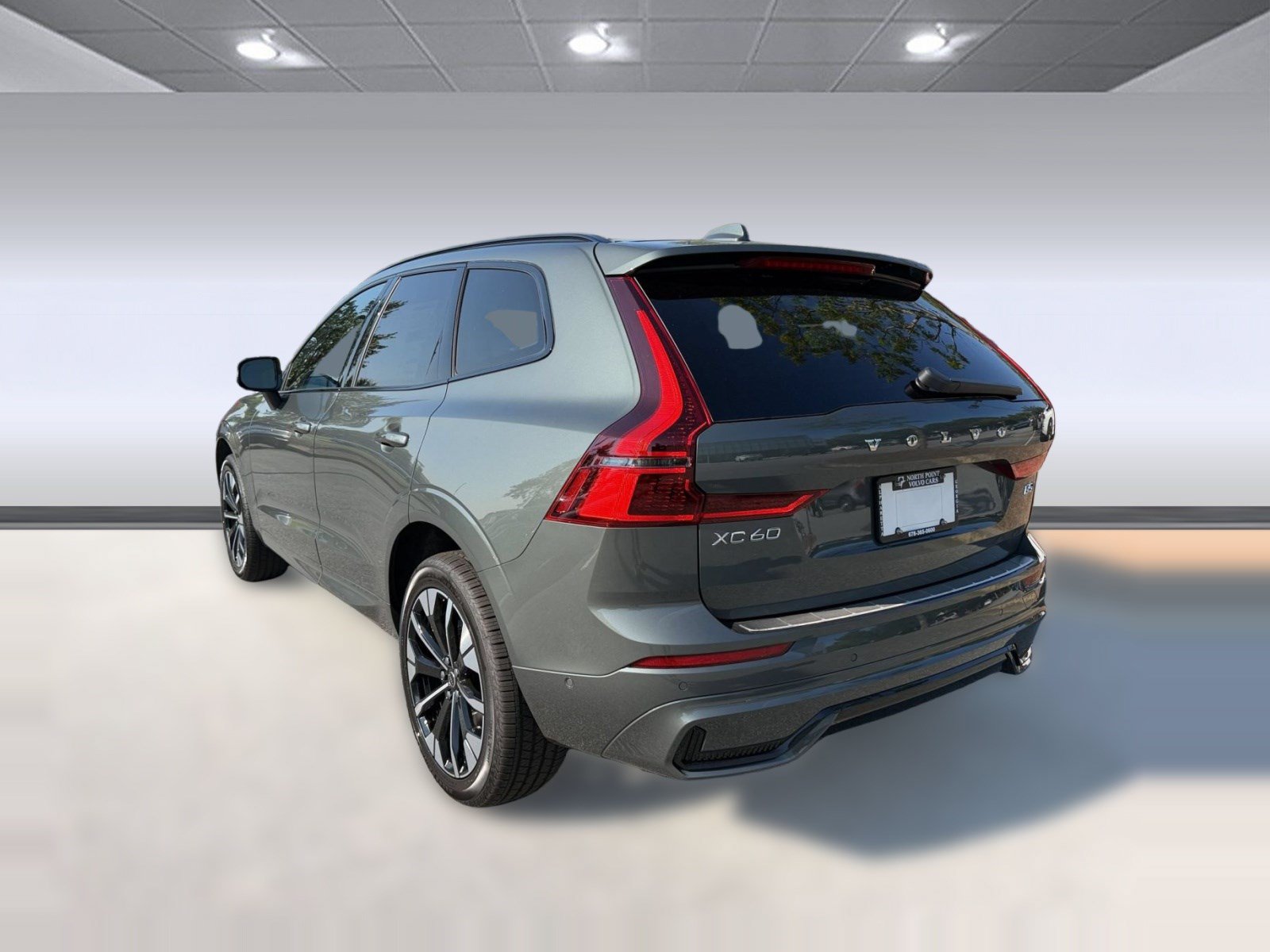 New 2027 Volvo XC60 B5 Plus AWD/4WD image 3