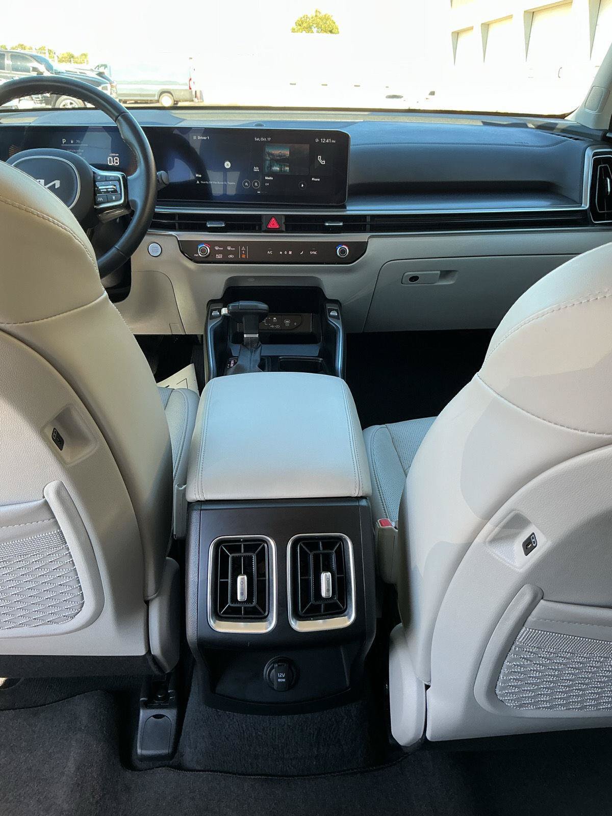 Certified 2025 Kia Sorento S w/ Panoramic Sunroof Package AWD/4WD image 19