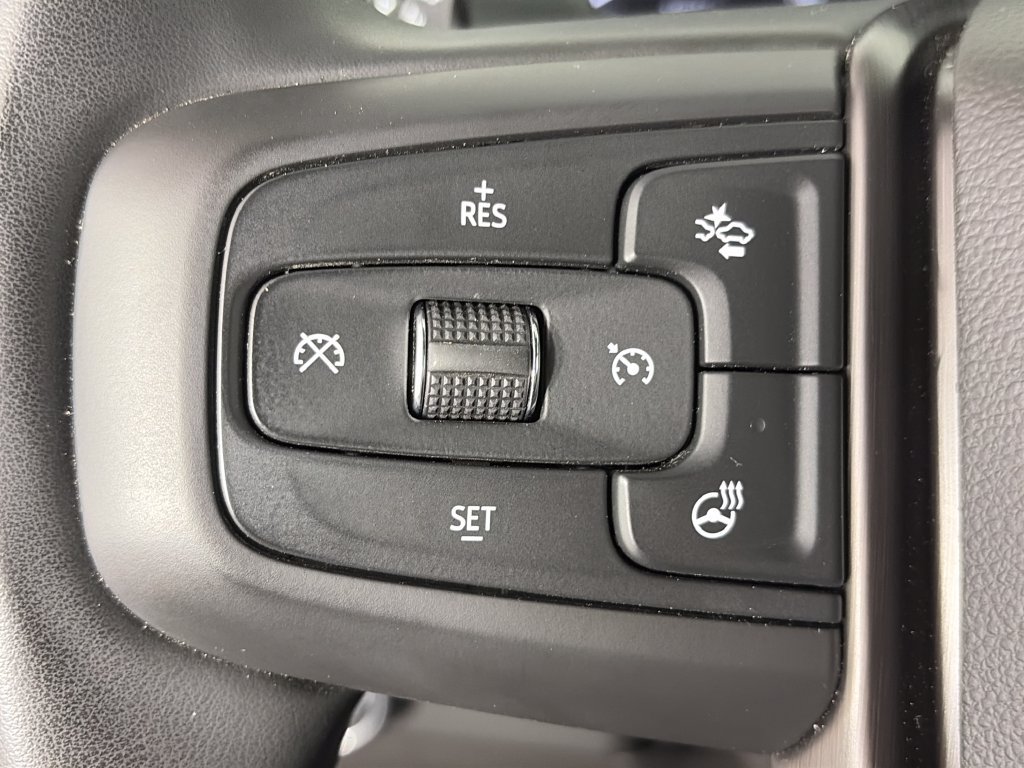Used 2025 GMC Sierra 1500 AT4 w/ Technology Package AWD/4WD image 17