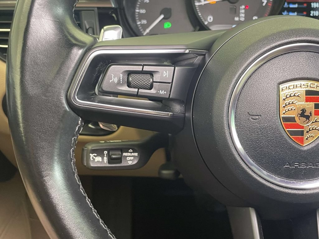 Certified 2023 Porsche Macan AWD/4WD image 37