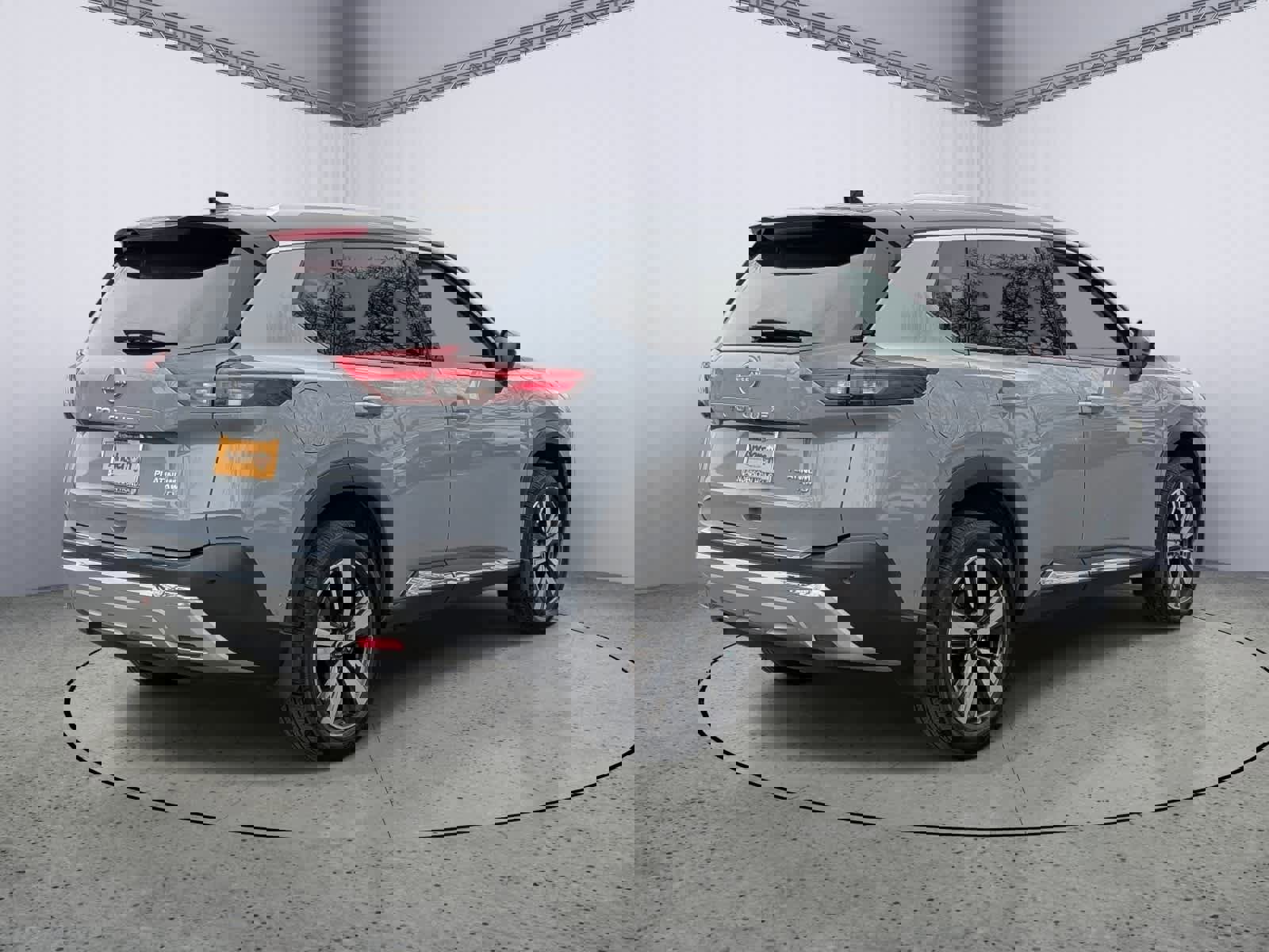 Used 2022 Nissan Rogue Platinum w/ Head-Up Display Package image 3