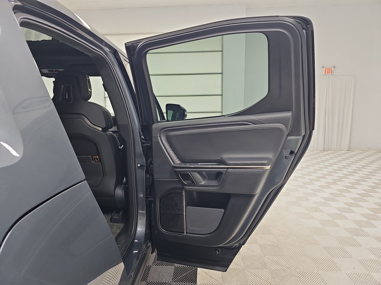 Used 2022 Rivian R1T Adventure AWD/4WD image 19