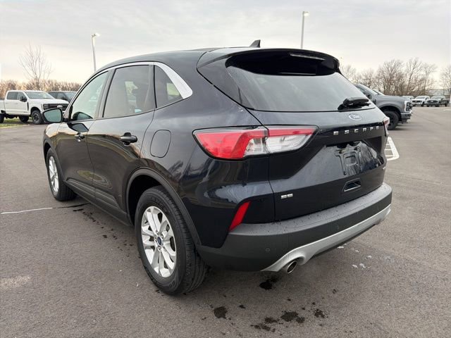 Used 2021 Ford Escape SE image 12